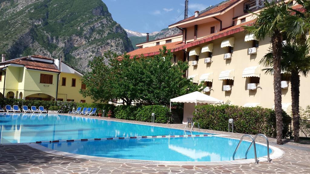 Hotel Del Camerlengo Fara San Martino Екстериор снимка
