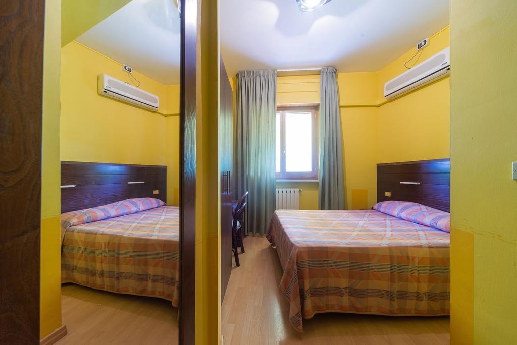 Hotel Del Camerlengo Fara San Martino Стая снимка