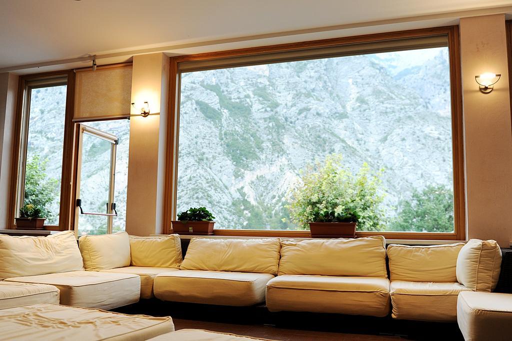 Hotel Del Camerlengo Fara San Martino Екстериор снимка